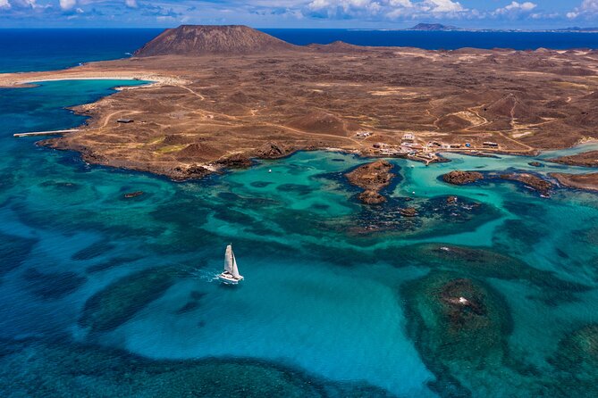 Lobos Island Half-Day Sailing Tour with Lunch - Small-group sailing: this is built for comfort and attention