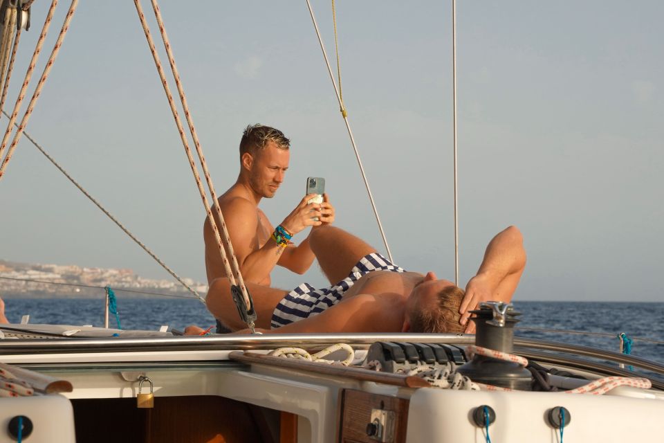 Los Gigantes: Sailing Excursion with Swimming, Drink & Tapas - Before You Go: Packing List for Puerto de Los Gigantes