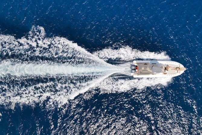 Luxury Boat Private Tour to Favignana and Levanzo in Sicily - Favignana shore time: narrow streets, lunch choices, and a real break