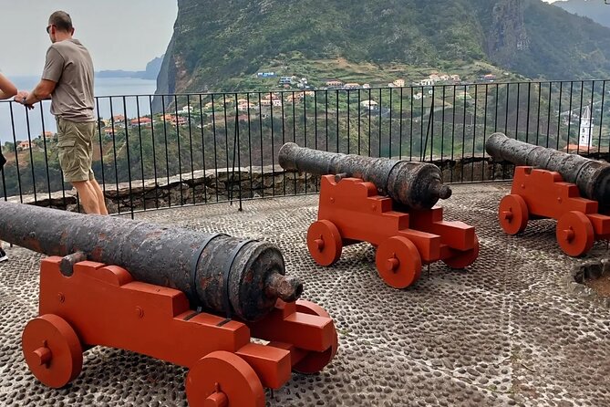 Madeira 4x4 Jeep Tour : Pico Arieiro & Santana Traditional Houses - Eastern coast finale: São Lourenço, Cristo Rei, and Guindaste viewpoints