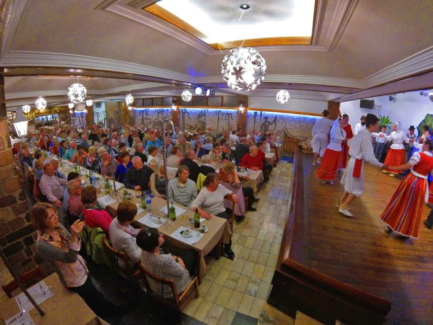 Madeira by Night with Traditional Dinner - Dinner-Show Style: Making Sure You Get the Right Expectations