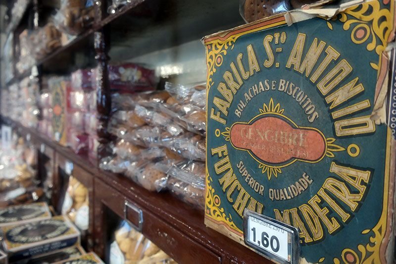 Madeira: Food and Wine Walking Tour in Funchal - Poncha, seasonal fruit, and a market stop that feels like a morning stroll