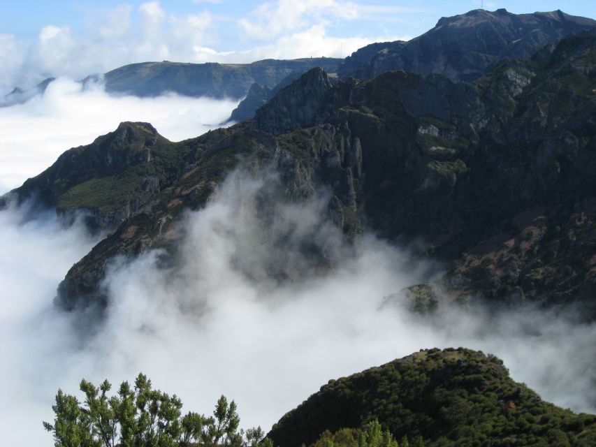 Madeira: Full-Day Pico Ruivo / Achada do Teixeira Walk - The 10 km walk: rock formations and viewpoint moments that keep coming