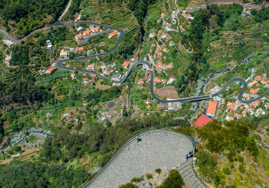 Madeira : Nun's Valleys and Pico Areeiro 4X4 Tour - Pico dos Barcelos and Pico Areeiro Area: Madeira’s Third-Highest Peak