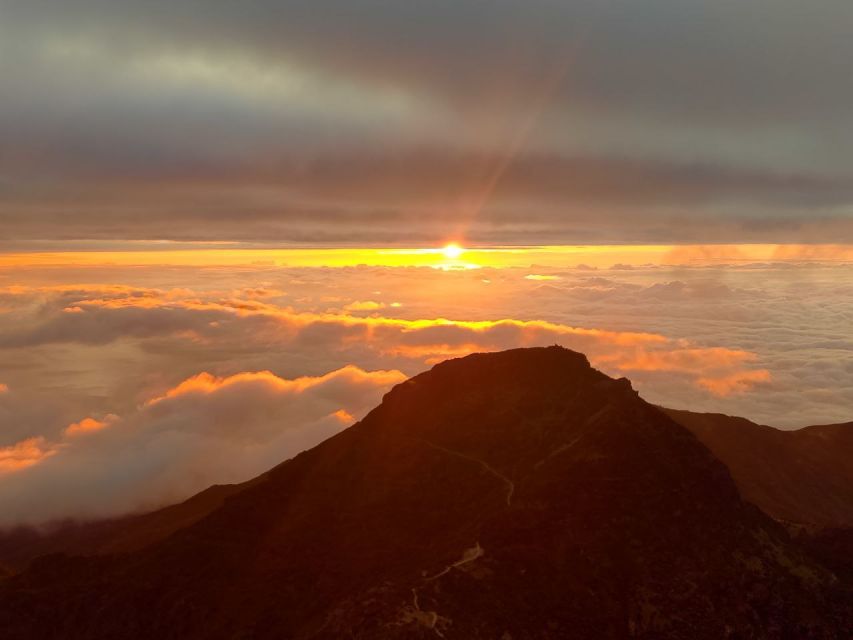 Madeira: Pico Ruivo Guided Sunrise Hike with Hotel Pickup - The climb to Pico Ruivo: distance, elevation, and where it gets hard