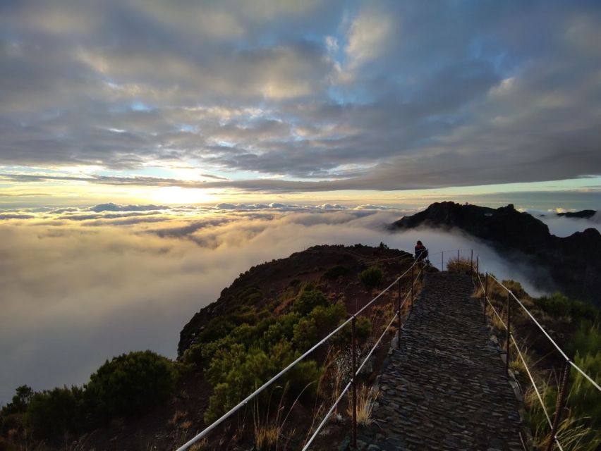 Madeira: Pico Ruivo Guided Sunrise Hike with Hotel Pickup - Descent details: easier on paper, still a real hike