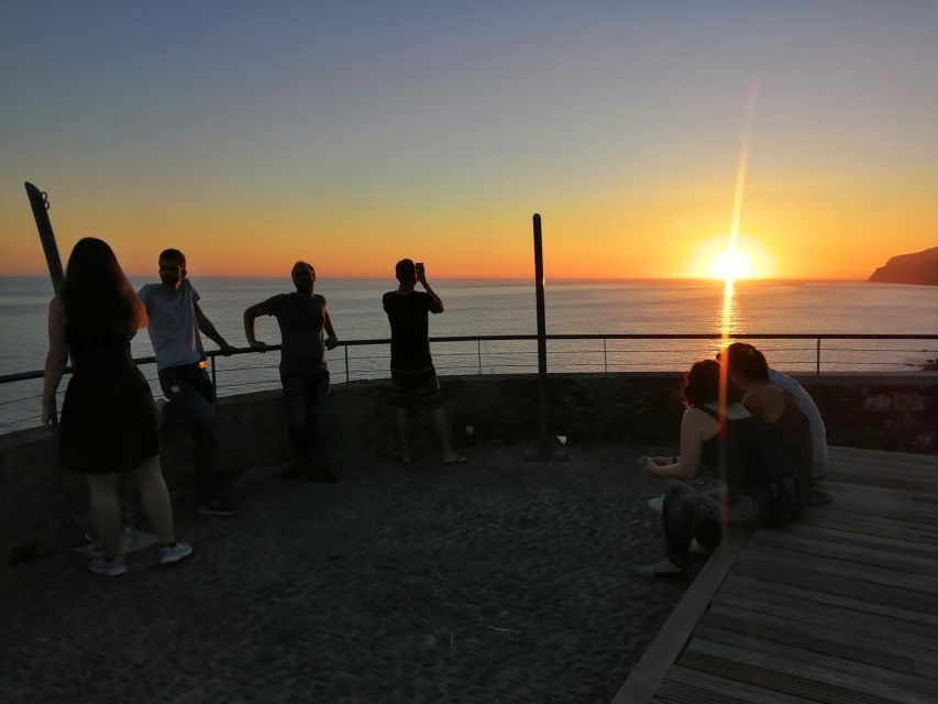 Madeira: Salsa and Bachata dance and discovery experience - Partnering Tips for Singles and Couples (So You Don’t Feel Awkward)