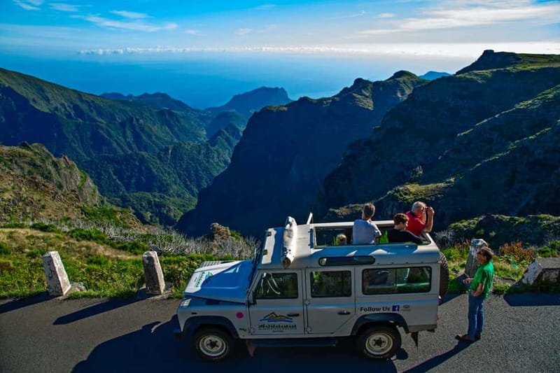 Madeira: Santana Jeep Safari and Balções Levada Walk - Pico do Areeiro (1,818 m): Start High, See Far