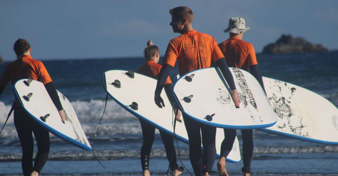 Madeira: surf lesson at Porto da Cruz - Porto da Cruz surf lesson: black sand breaks that fit beginners