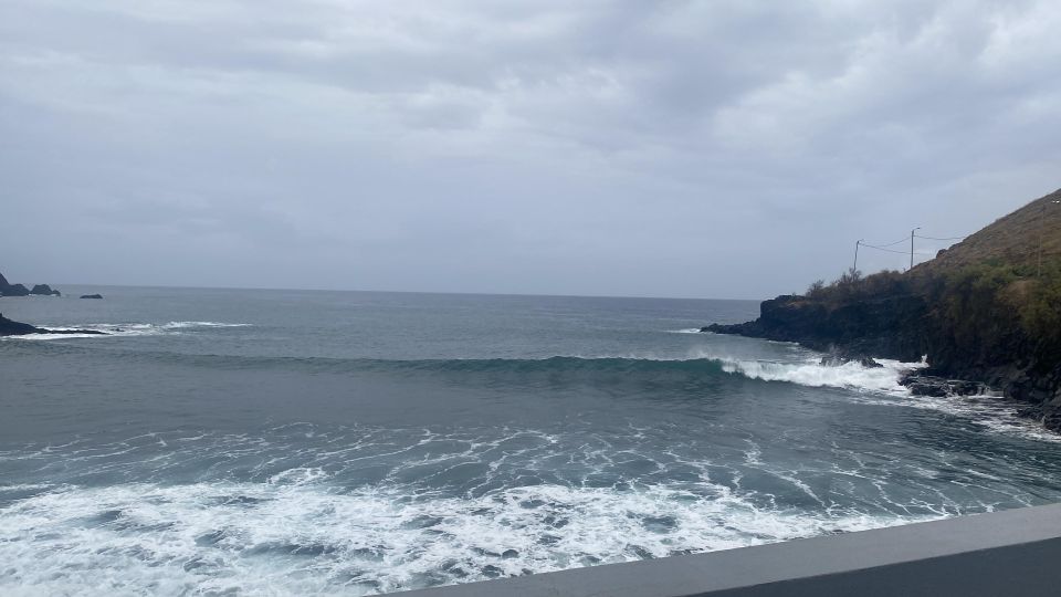 Madeira: surf lesson at Porto da Cruz - Where you meet: Praia da Alagoa or Machico’s São Roque