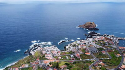 Madeira: West and East Madeira Top Highlights Tour - Pickup Zones and the 7.5–9 Hour Flow: What Your Day Feels Like