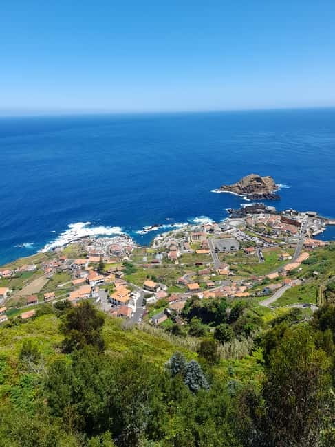 Madeira: West and East Madeira Top Highlights Tour - Santana Straw Roofs: Why This Town Looks Like Madeira in a Snapshot