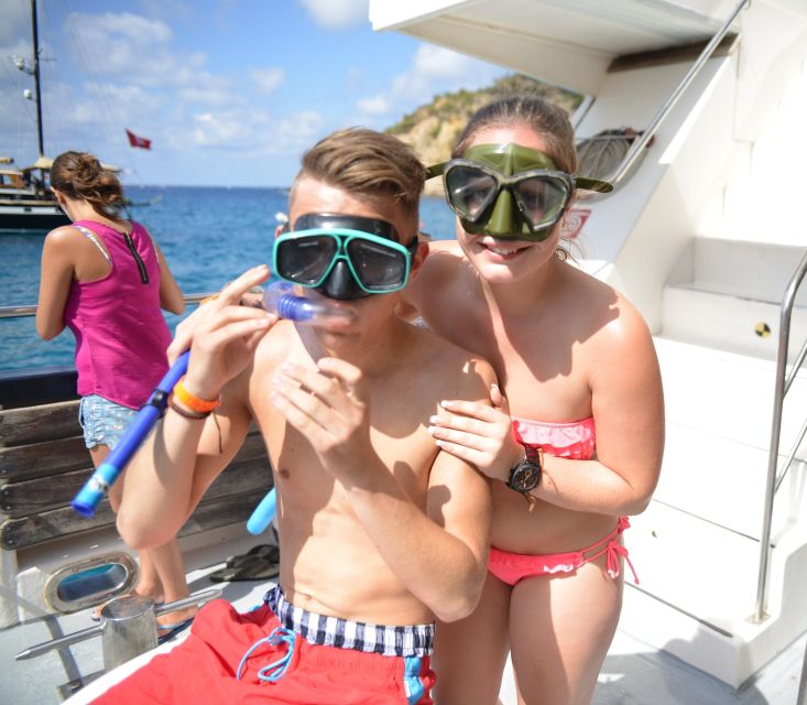 Mallorca: 2-Hour Dolphin Watching Cruise & Glass-Bottom Boat - Route Variations and Weather