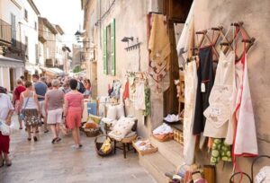 Mallorca: Alcudia Old Town, Market, and Formentor Beach - The Alcudia Market: Why This Is the Heartbeat Stop