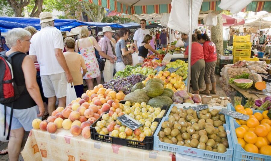 Mallorca: Alcudia Old Town, Market, and Formentor Beach - Bus Comfort, Summer Heat, and What This Means for Your Day