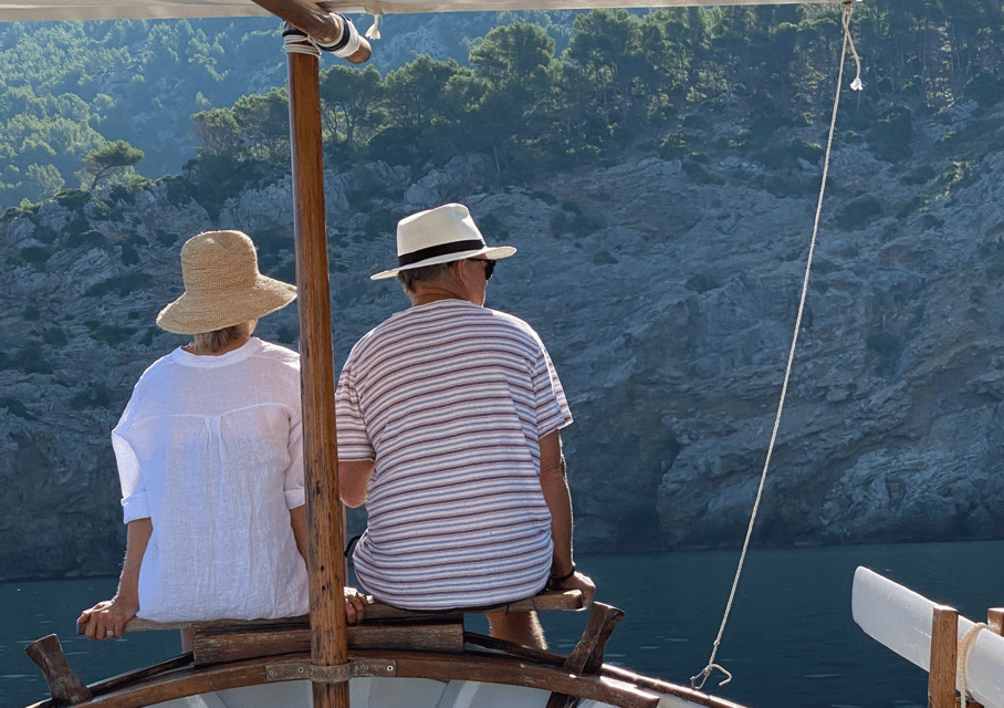 Mallorca: Alcudia, Private Boat Tour. - Far de Punta de l’Avançada: calmer final stretch with more water time