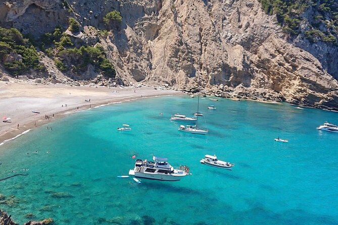 Mallorca Beach & Caves 4hr Boat Trip Drinks, Tapas, SUP & Snorkel - What’s actually included: snorkel gear, SUP boards, and safety stuff