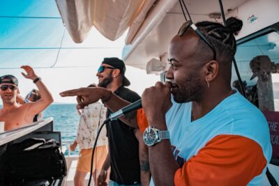 Mallorca: Boat Party with DJ, Buffet and Entertainment - The Live DJ Set, Watergun Shots, and How the Crew Keeps It Going
