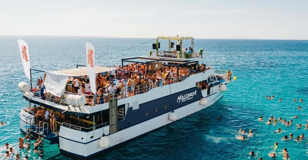 Mallorca: Boat Party with Live DJs, Lunch, & Nightclub Entry - Dress to Impress, Instagram Backdrops, and HD ShipWrecked Photos