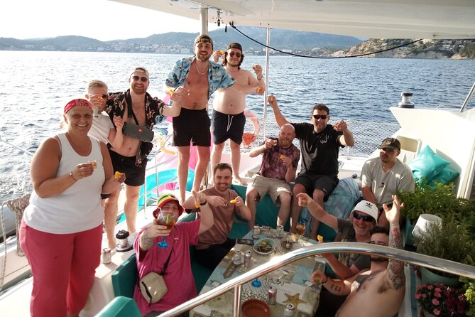 Mallorca Catamaran Small Group Cruise with Tapas 4-hours - The 4-hour rhythm: sailing, then a swim stop that’s the main event