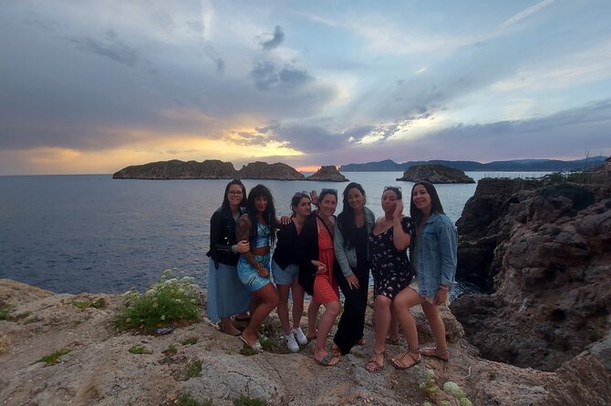 Mallorca Full-Day VIP Tour: Valldemossa, Deià & Sóller Experience - Deià: a quiet village feel with big scenery from the drive