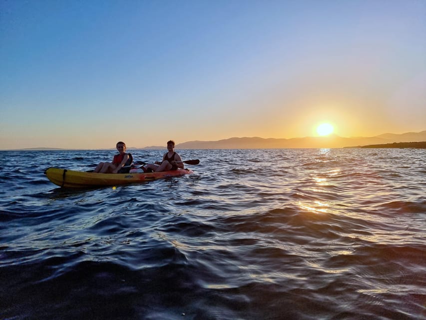Mallorca: Kayak Sunset Tour from Ca'n Pastilla Beach - Languages and guide support: what it’s like with instruction