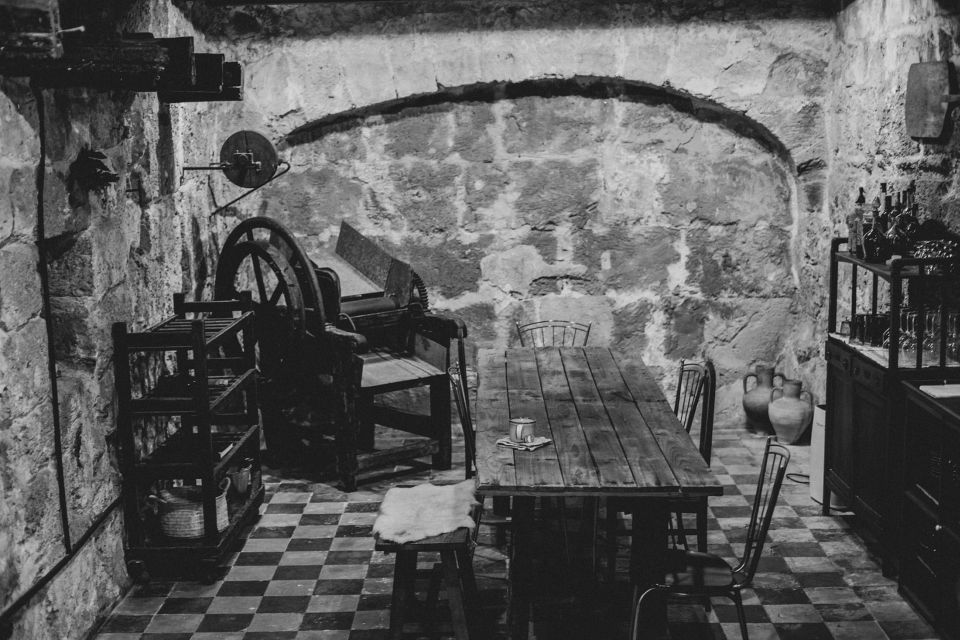 Mallorca: Market Visit and Traditional Cooking Workshop - Wine, Aperitif, and the Pace of a Small Group