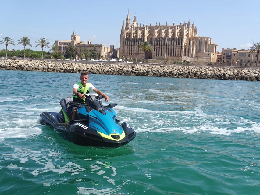 Mallorca: Palma Beach - 55 minutes Jet Ski Excursion - In the water: instructor-led control and the twist-and-turn fun