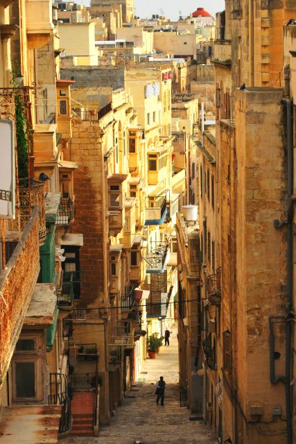 Malta’s 3 Cities Tour & Wine Tasting - Vittoriosa (Birgu) on foot: shaded lanes and the harbor power story