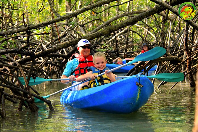 Mangrove Damas Island Kayak Tours - Isla Damas Views: Cameras Come Out for a Reason