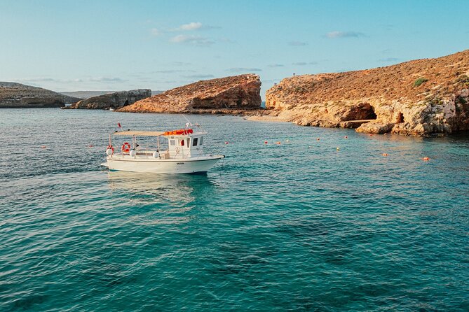 Mellieha: Gozo, Comino, Sea Caves, and Blue Lagoon Cruise - Santa Marija Bay and the quick photo stops