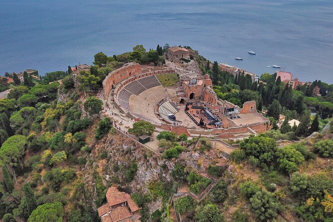 Messina to Taormina Low Cost Transfer - Finding the meeting point at Via Cesare Battisti (so you don’t play van roulette)