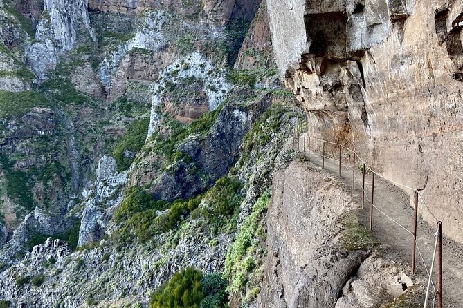 Morning Transfer To Pico Do Arieiro, Hike To Pico Ruivo & Return From Teixeira - The Hike Segment Most People Dream About: Pico do Arieiro to Pico Ruivo