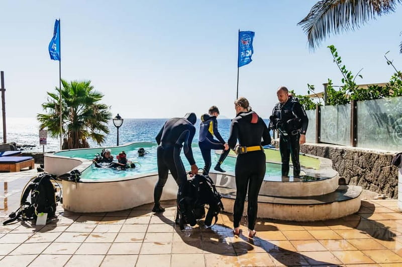 Museo Atlántico: Scuba Dive Lesson for Non-Certified Divers - Depth limits, health limits, and who this is best for