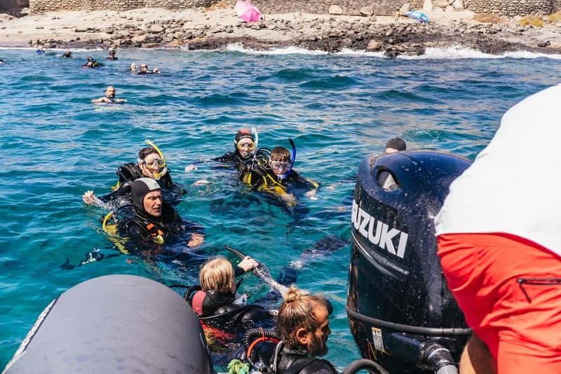 Museo Atlántico: Scuba Dive Lesson for Non-Certified Divers - Speedboat transfer to the museum: a short ride with big payoff