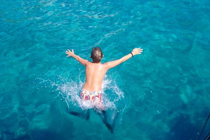 Mykonos 6hrs sailing cruise: Delos Rhenia with lunch & transfer - The sail: around five hours of open water time