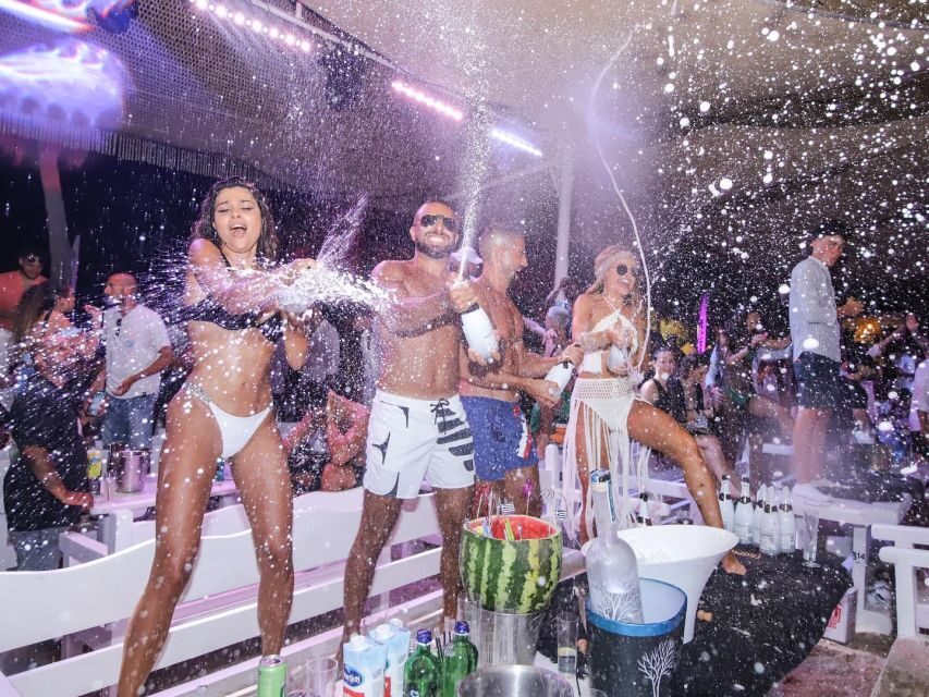 Mykonos: Best Beach Clubs Crawl Day Party - Super Paradise Beach: Famous, Flashy, and Built for Dancing