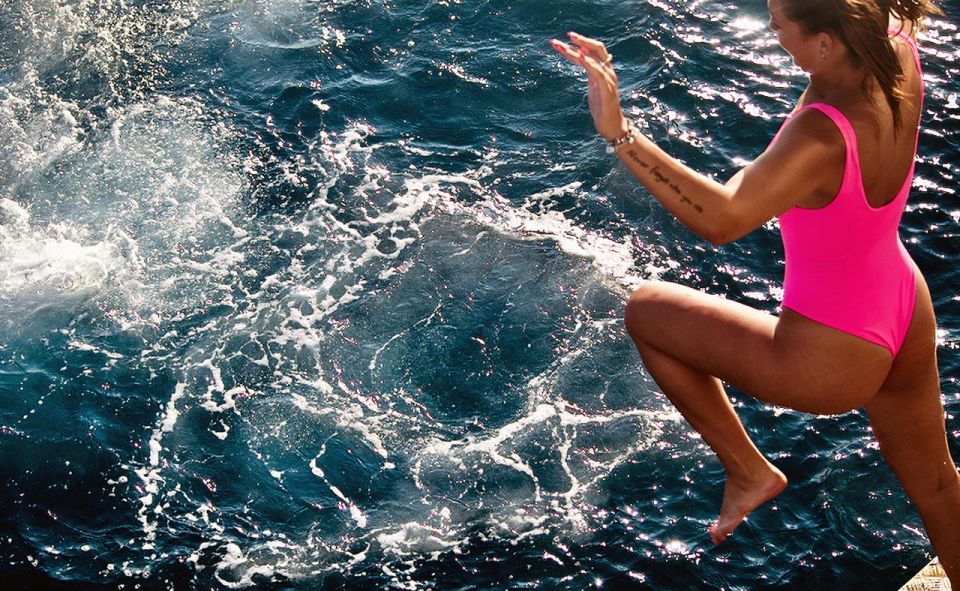Mykonos: Sunset Boat Party with Open Bar & Live DJ - The Sunset Stop Snack: Sweets and Fruit for Golden Hour