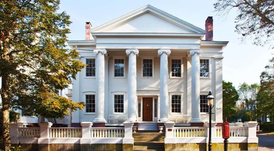 Nantucket: Guided Scenic Island Driving Tour - Key things you’ll notice right away