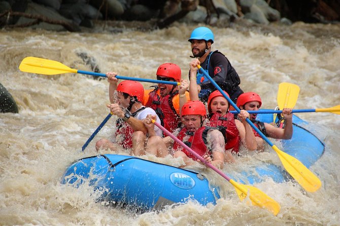 Naranjo River White Rafting Clas III-IV from Manuel Antonio - How the 5 hours move: Tucanes pickup, the put-in, then lunch and back