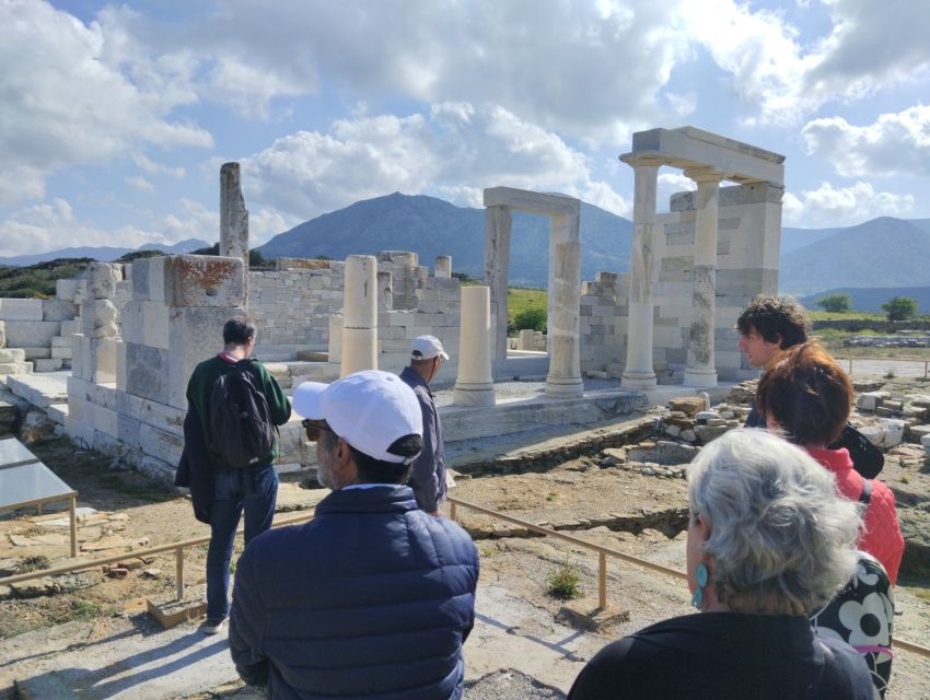 Naxos: Highlights Bus Tour with Free Time for Lunch and Swim - Apiranthos at the foot of Fanari: lunch time, views, and shop browsing