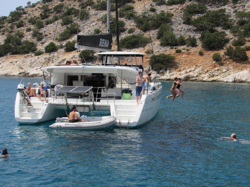 Naxos: Luxury Catamaran Day Trip with Lunch and Drinks - Who This Day Trip Fits Best