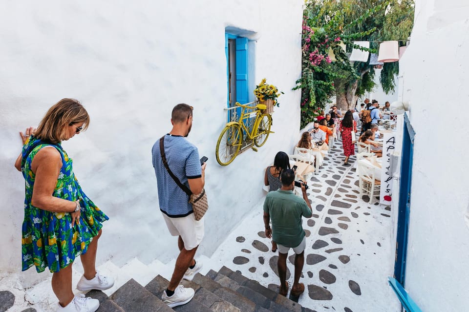 Naxos: Naxos Town Food Tour with Tastings and Wine - Six cheeses plus wine: the tasting that teaches you how to pair