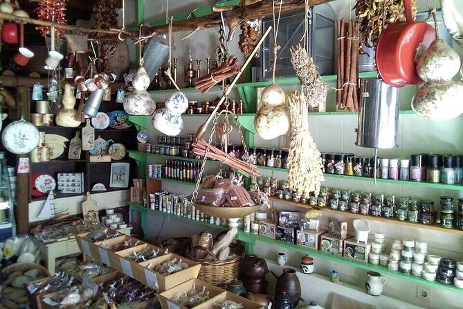 Naxos Old Town Private Food Tour with Dinner and Pickup - Your 4-hour walk: cheese shop, Kastro, Oniro, candy, and Citron Promponas