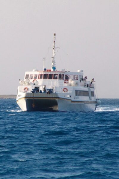 Naxos: Santorini Day Trip by Boat with Guided Tour - Cruising from Naxos: the part you’ll remember first