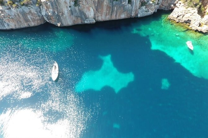 One day excursion on a sailing boat in the Gulf of Alghero - A sailing day in Alghero’s Gulf: what it feels like