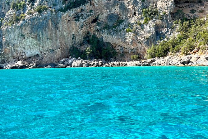 One day tour on the coast of Baunei - The real “value” of this tour: you’re paying for access and time