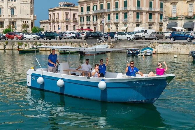 Ortigia Island and Sea Caves Boat Tour with Prosecco - Fonte Aretusa Bath Time: Cold Spring Meets the Sea