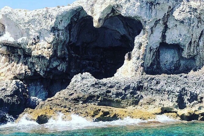 Ortigia Island and Sea Caves Boat Tour with Prosecco - Meeting at Via Malta and Getting On Without Stress