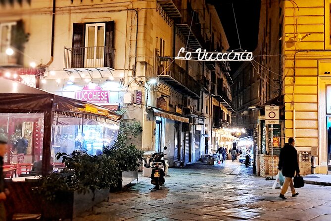 Palermo in 2 hours Main monuments and historic markets - Cape Market crossing: street food tasting and practical market sense